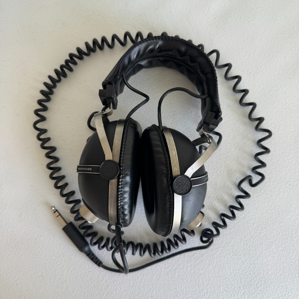 Vintage Pioneer SE-405 Stereo Headphones Black Over Ear Wired Audiophile 1970s